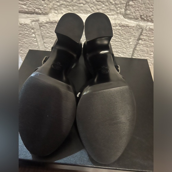 BRAND NEW IN BOX! Chanel peep-toe block-heeled pump sandal. Size: Euro 39/US 9. - Picture 6 of 9